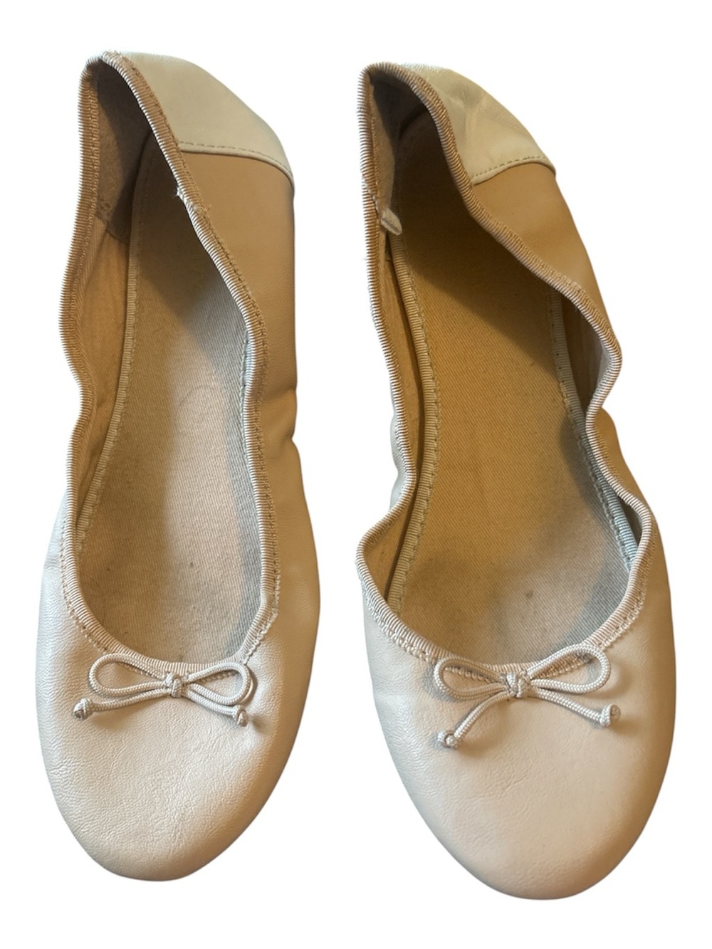 Old Navy Beige Bow Ballet Flats Size 8